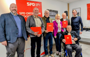 Gruppenbild mit den den Geehrten v.l. Manfred Ramming, Jürgen Brustmann, Ernst Sauer und Dieter Trageser