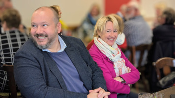 Gute Stimmung beim Bürgermeister und der Abgeordneten